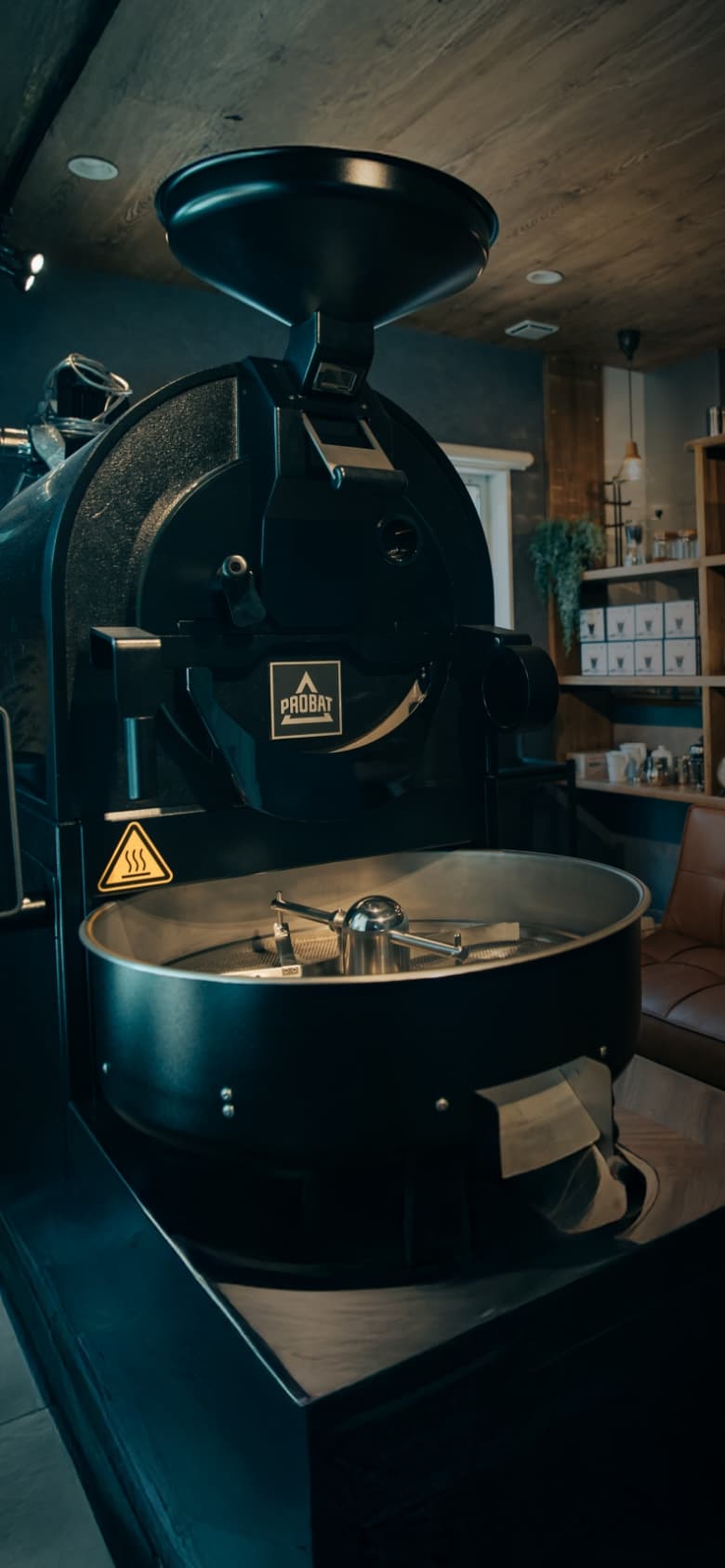 OWL COFFEE FACTORYの焙煎室
